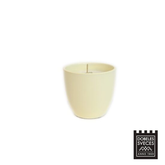 Rapša vaska svece vieglā keramikas glāzē ar PAČŪLIJAS aromātu. 